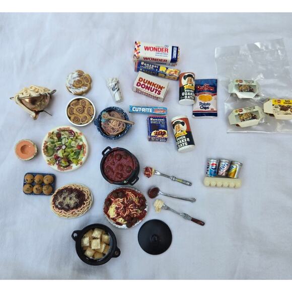 Collection of Doll House Miniatures Set of 31 Wonder Bread Dunkin Plus Many More - Picture 1 of 10
